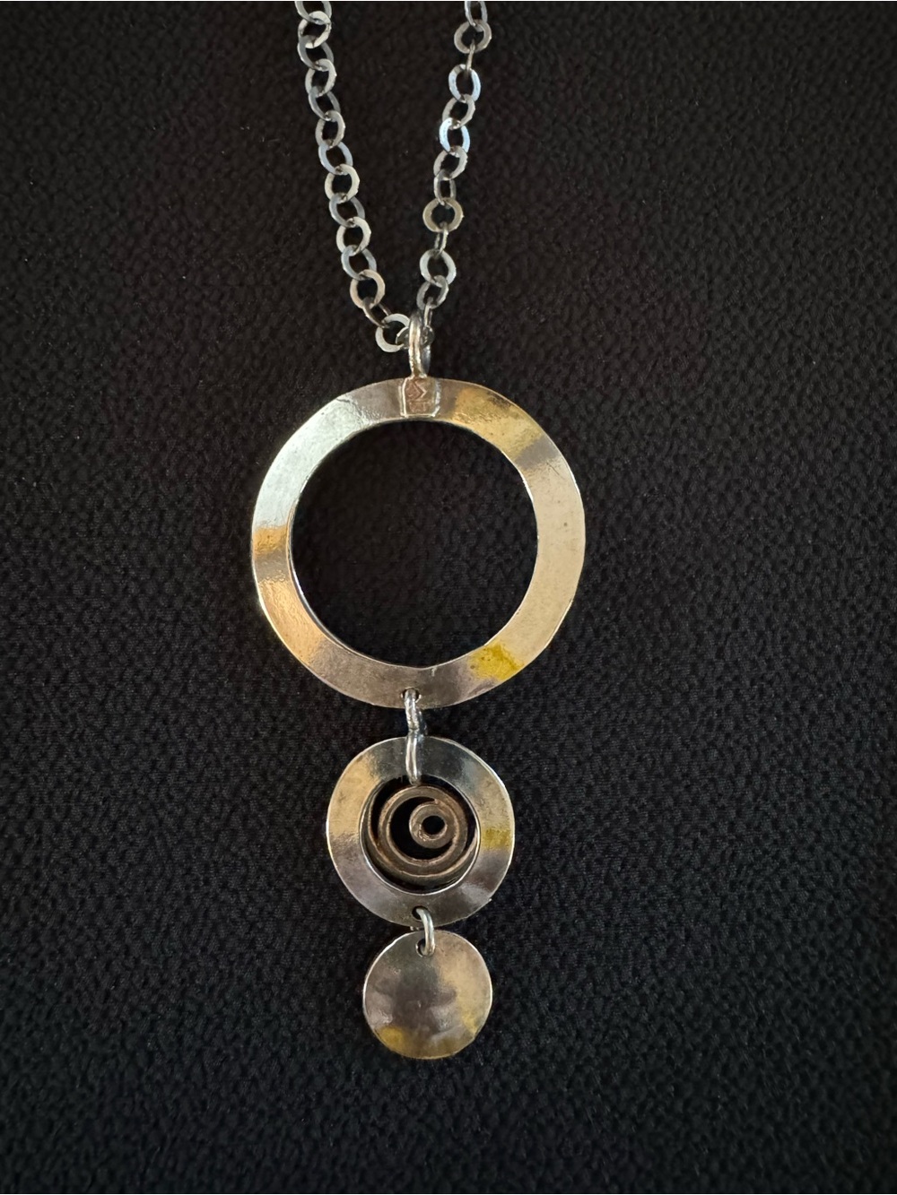 Silpada N1709 Sterling Silver Hammered Spiral Circle Pendant Necklace 18”